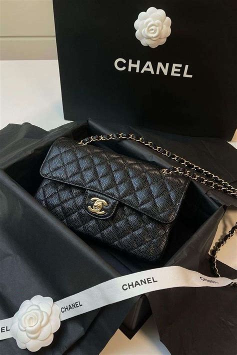 chanel patent leather wallet|chanel lambskin vs caviar leather.